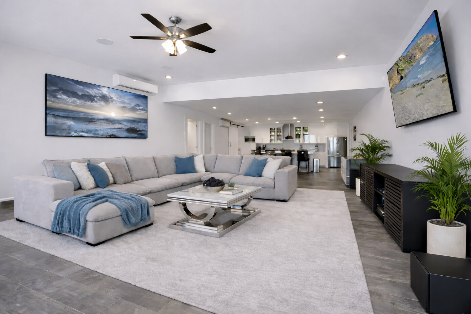 1,400 sq ft great room living area